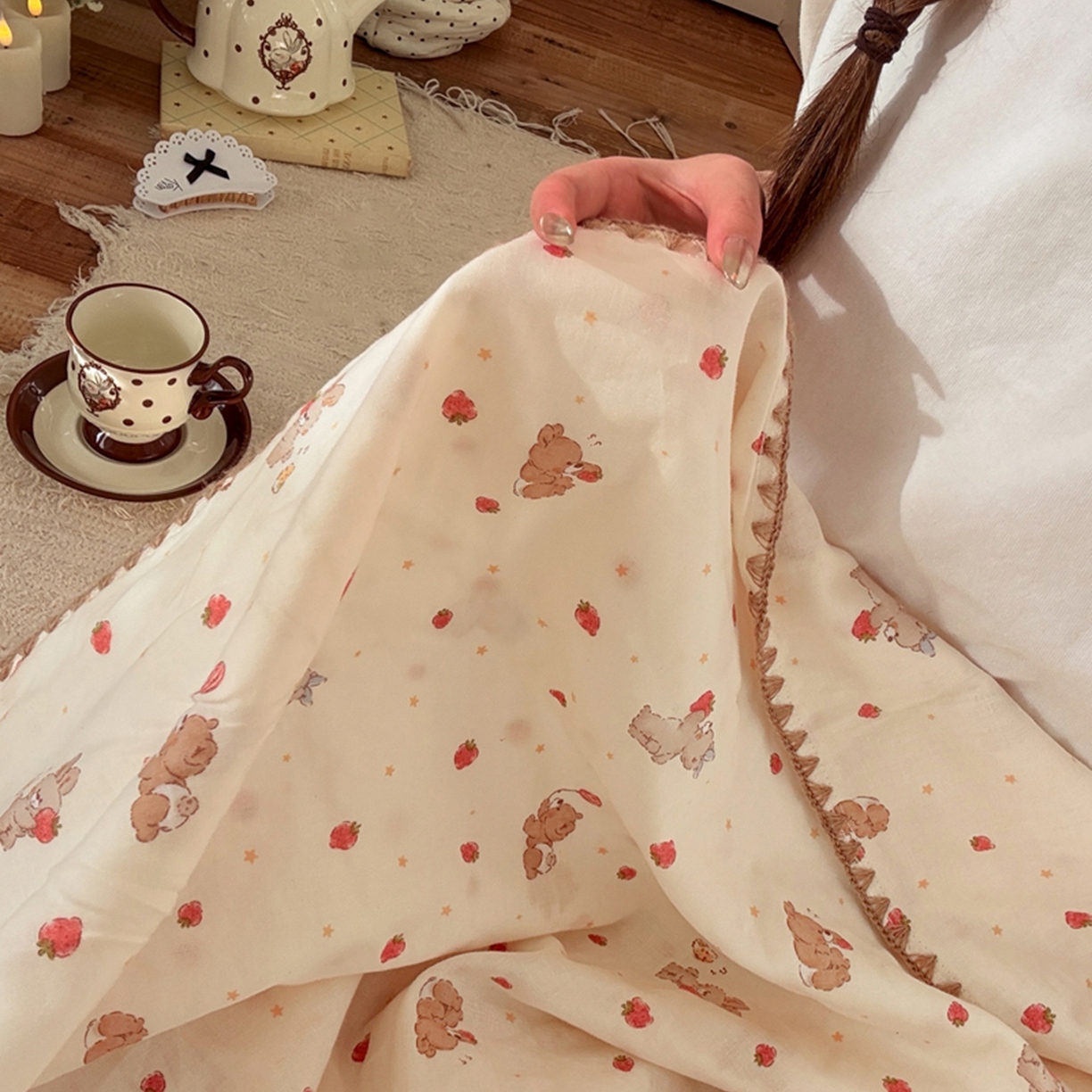 91家纺网 家纺一手货源 找家纺 暖阳 2026新款全棉纯棉双层纱夏季毯盖毯毯子 莓莓兔软糖