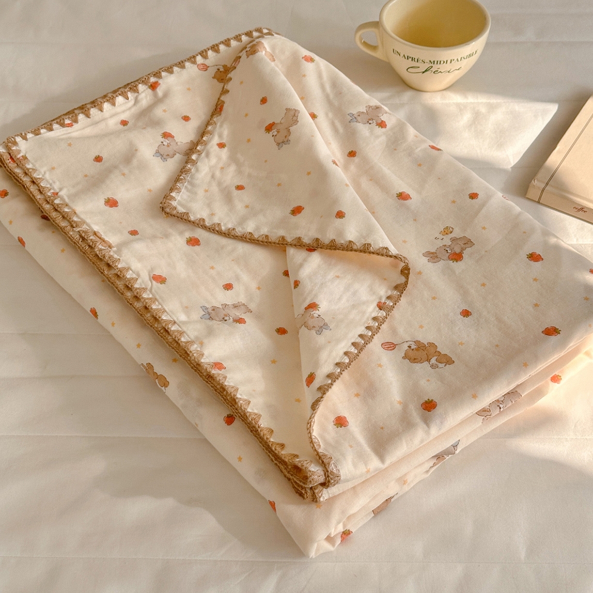 91家纺网 家纺一手货源 找家纺 暖阳 2026新款全棉纯棉双层纱夏季毯盖毯毯子 莓莓兔软糖