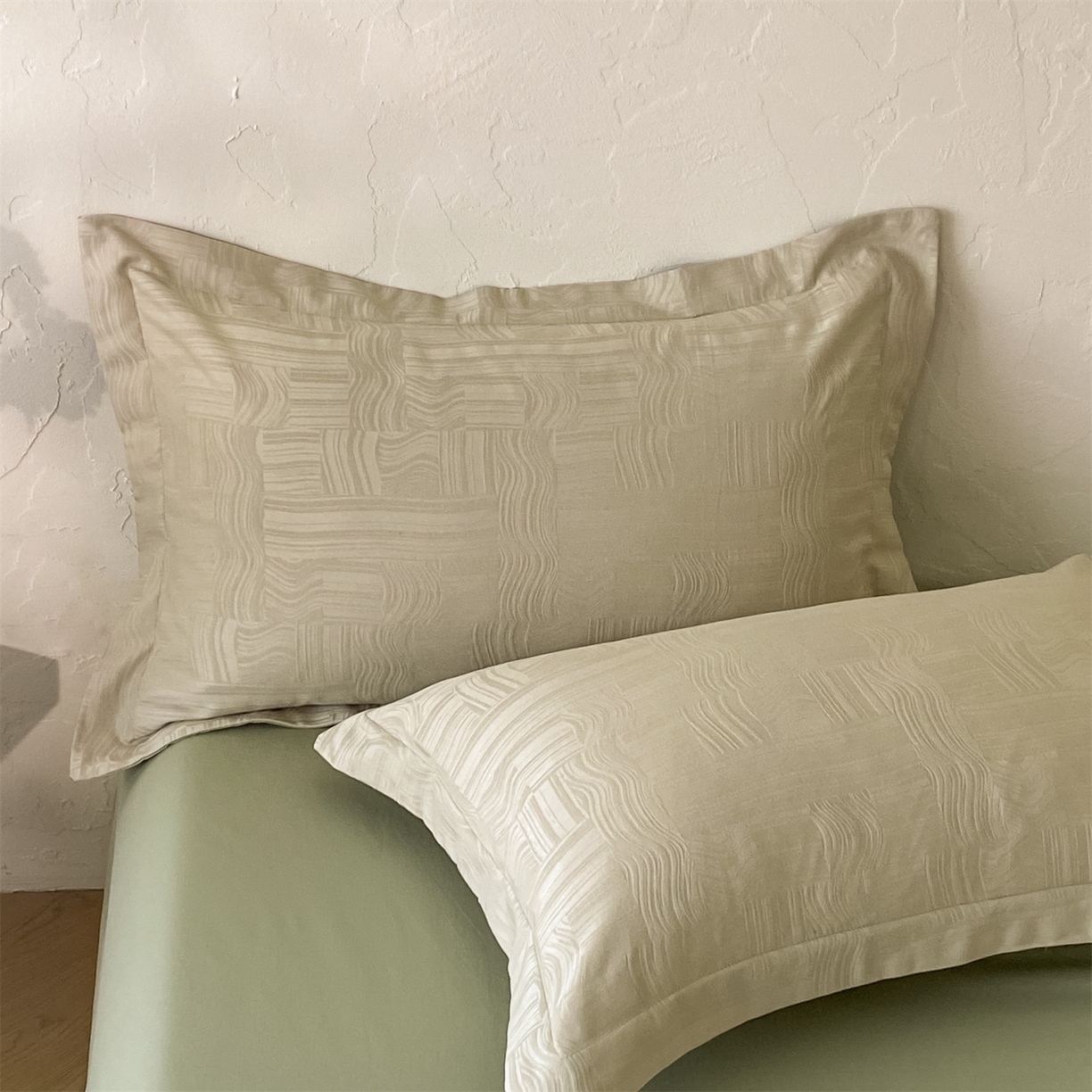 91家纺网 家纺一手货源 找家纺 笙意家纺 2026新款A版60浮雕提花B版40全棉四件套 幻纤影-浅茶色