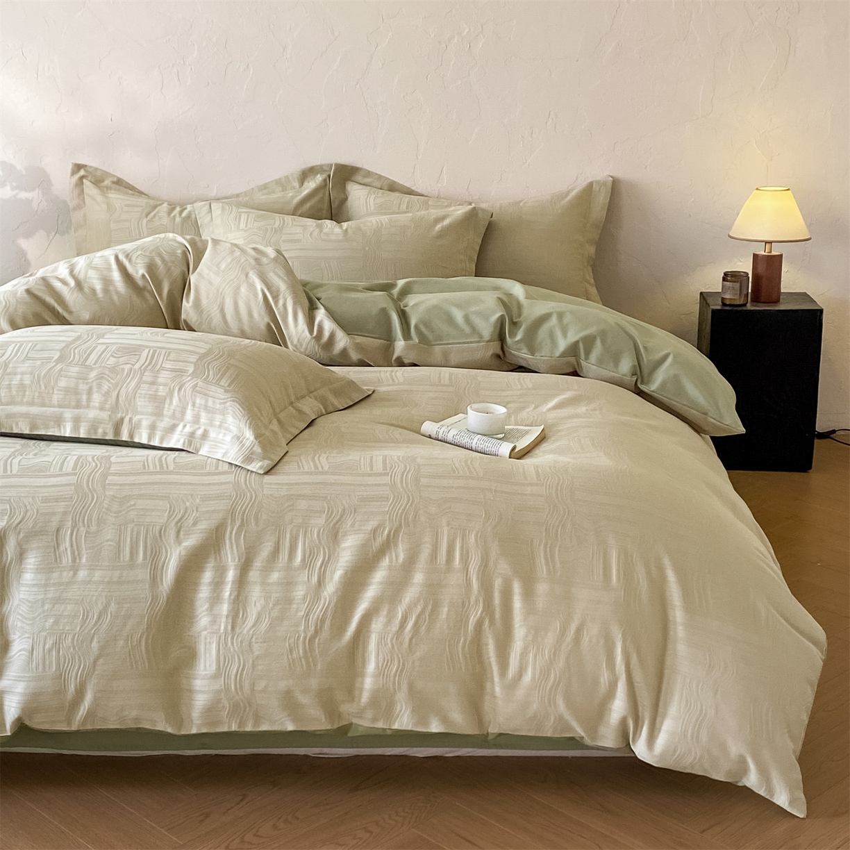 91家纺网 家纺一手货源 找家纺 笙意家纺 2026新款A版60浮雕提花B版40全棉四件套 幻纤影-浅茶色