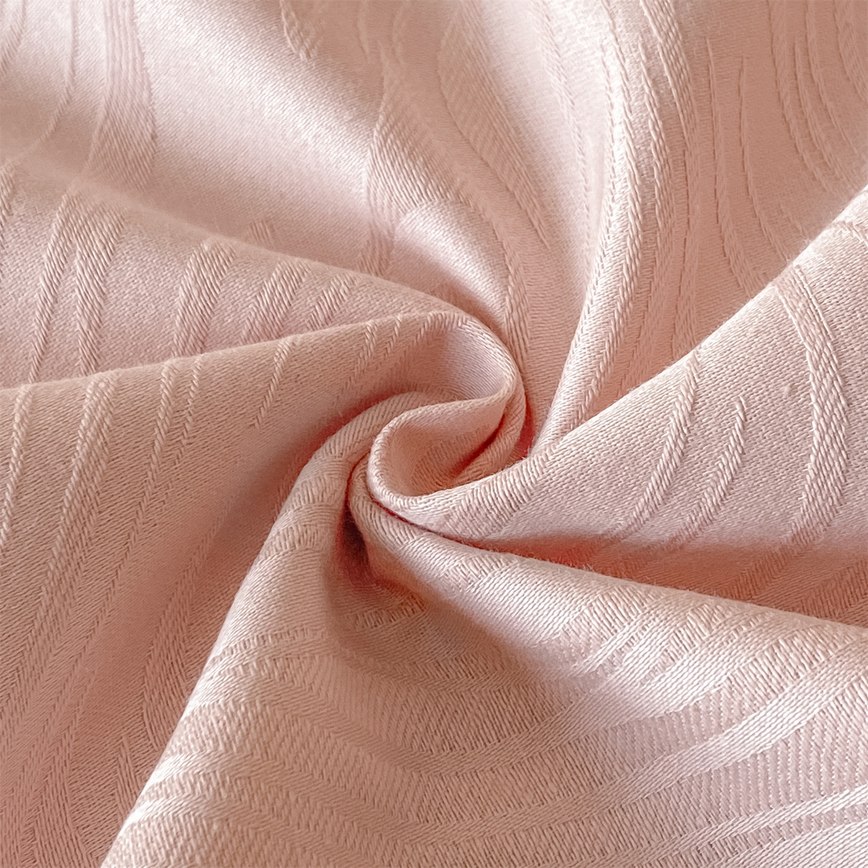 91家纺网 家纺一手货源 找家纺 笙意家纺 2026新款A版60浮雕提花B版40全棉四件套 凯迪娜-粉金