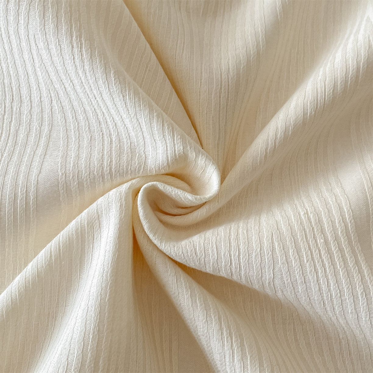 91家纺网 家纺一手货源 找家纺 笙意家纺 2026新款A版60浮雕提花B版40全棉四件套 佐冉-米白