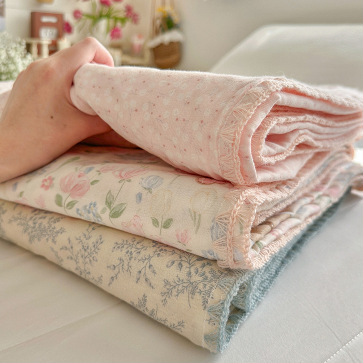 91家纺网 家纺一手货源 找家纺 暖阳 2026新款全棉纯棉双层纱夏季毯盖毯毯子 云棉莓朵粉