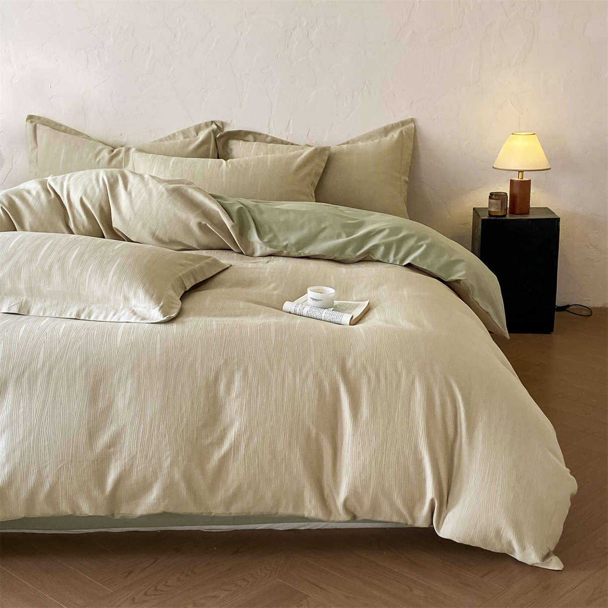 91家纺网 家纺一手货源 找家纺 笙意家纺 2026新款A版60浮雕提花B版40全棉四件套 佐冉-浅茶色