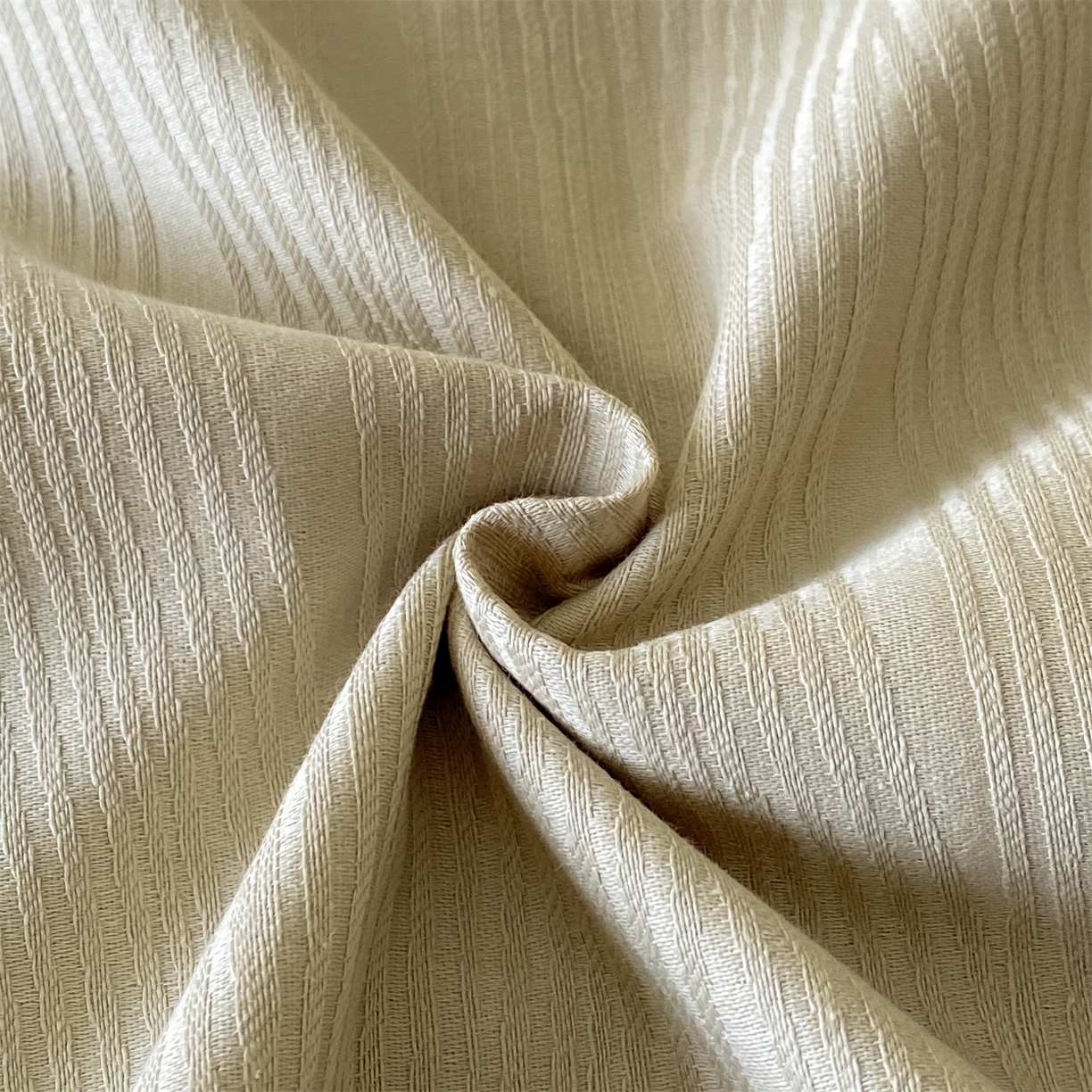 91家纺网 家纺一手货源 找家纺 笙意家纺 2026新款A版60浮雕提花B版40全棉四件套 佐冉-浅茶色