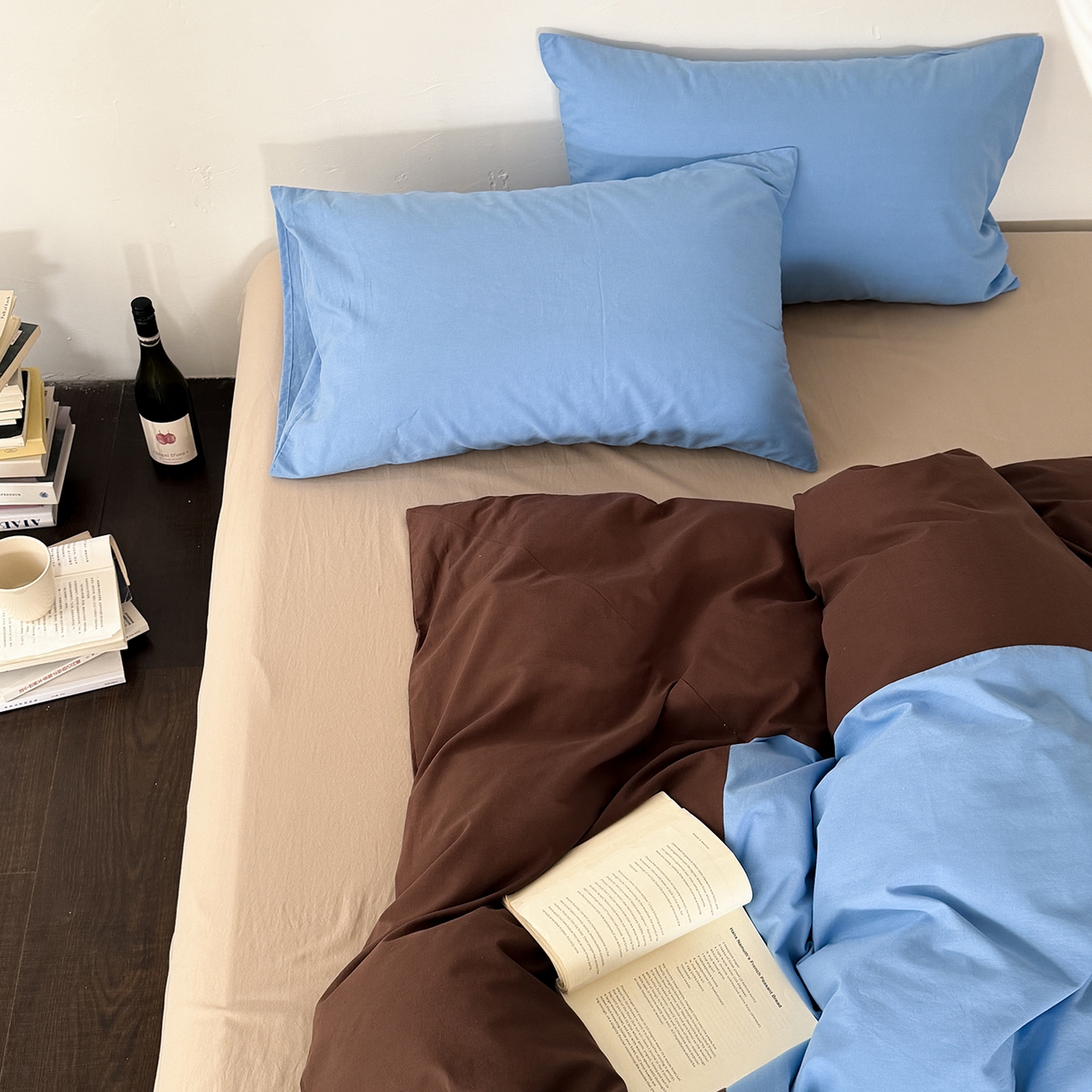 91家纺网 家纺一手货源 找家纺 （总）小春日和 2026新款设计师款纯色拼角纯棉四件套全棉简约风被套纯色床单加大被套1.8床笠无印风四件套