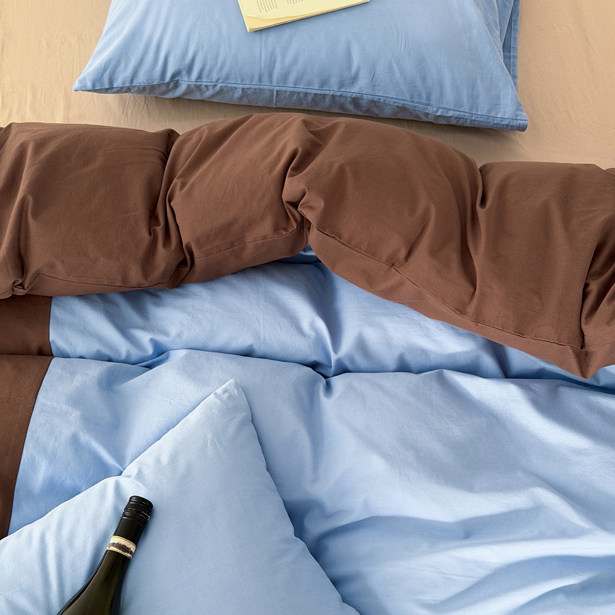 91家纺网 家纺一手货源 找家纺 小春日和 2026新款设计师款纯色拼角纯棉四件套全棉简约风被套纯色床单加大被套1.8床笠无印风四件套 暮光之城