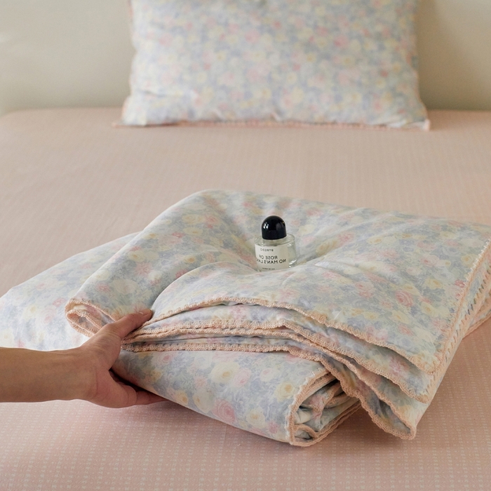 91家纺网 家纺一手货源 找家纺 暖阳 2026新款全棉贝壳边棉花夏被夏凉被空调被 蓝铃