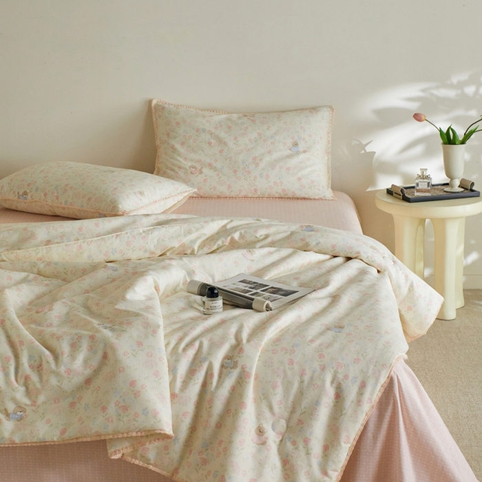 91家纺网 家纺一手货源 找家纺 暖阳 2026新款全棉贝壳边棉花夏被夏凉被空调被 花丛萌宠