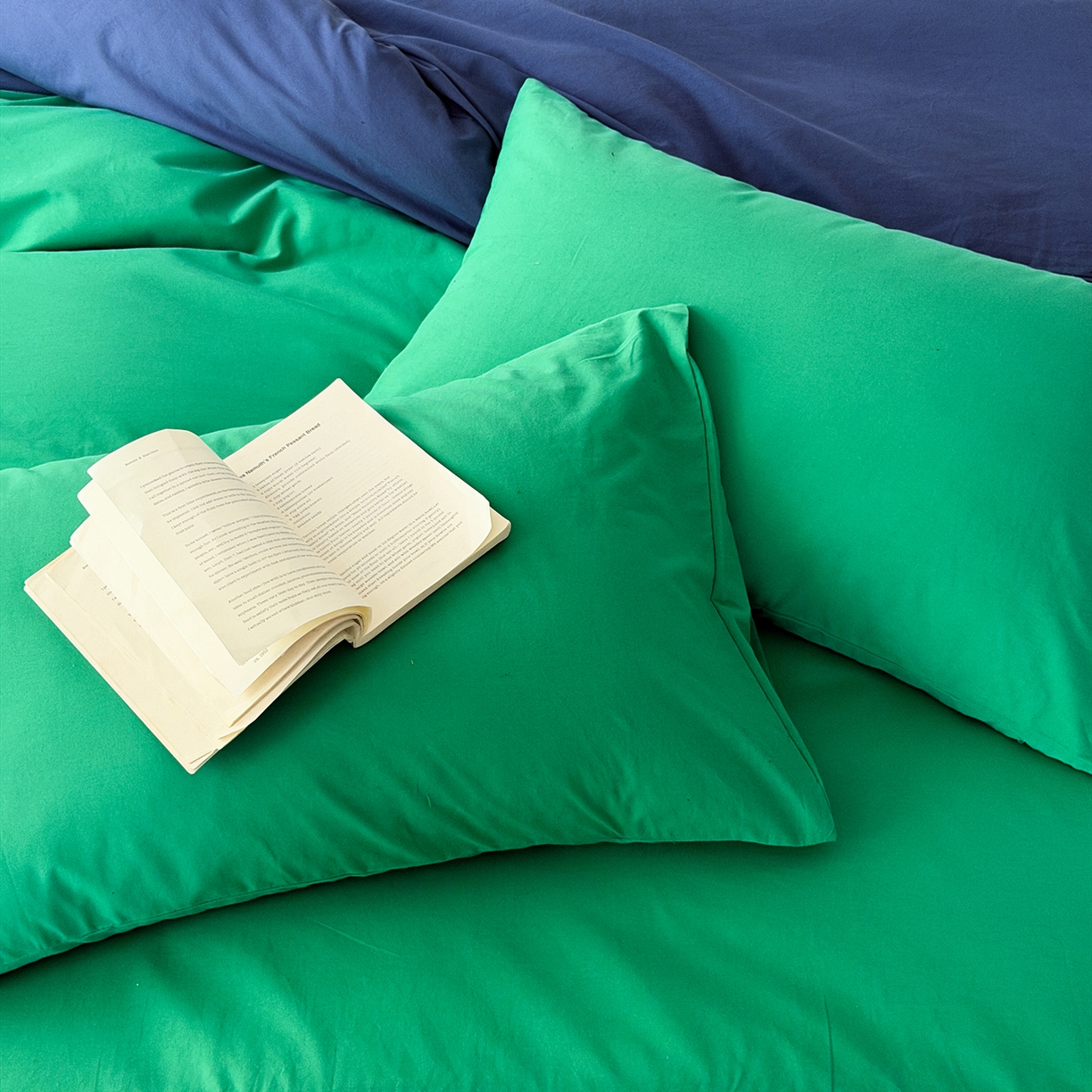 91家纺网 家纺一手货源 找家纺 小春日和 2026新款设计师款纯色拼角纯棉四件套全棉简约风被套纯色床单加大被套1.8床笠无印风四件套 曼彻斯特