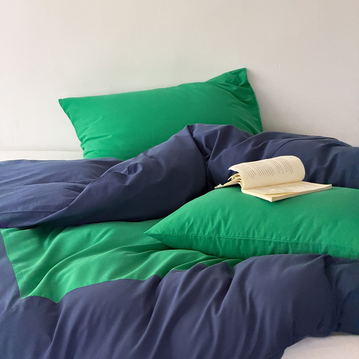 91家纺网 家纺一手货源 找家纺 小春日和 2026新款设计师款纯色拼角纯棉四件套全棉简约风被套纯色床单加大被套1.8床笠无印风四件套 曼彻斯特