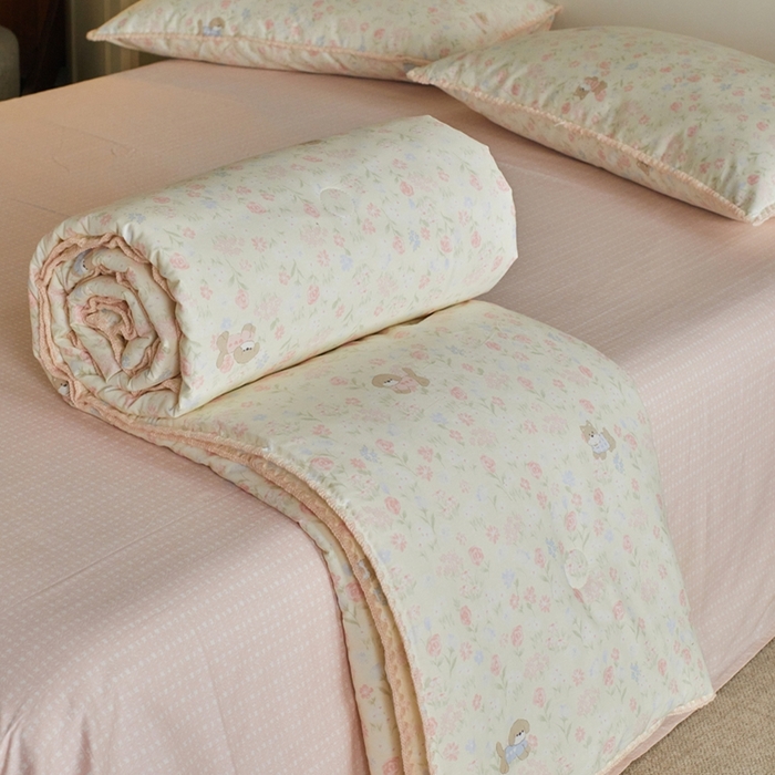 91家纺网 家纺一手货源 找家纺 暖阳 2026新款全棉贝壳边棉花夏被夏凉被空调被 花丛萌宠