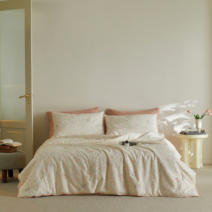 91家纺网 家纺一手货源 找家纺 暖阳 2026新款全棉贝壳边棉花夏被夏凉被空调被 花丛萌宠