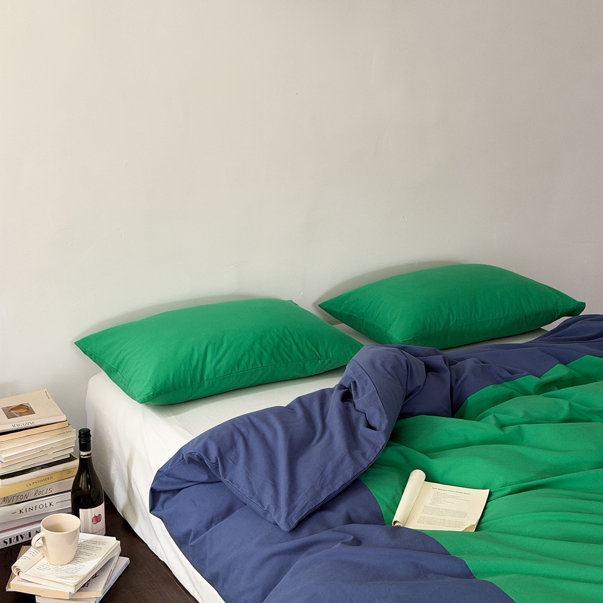 91家纺网 家纺一手货源 找家纺 小春日和 2026新款设计师款纯色拼角纯棉四件套全棉简约风被套纯色床单加大被套1.8床笠无印风四件套 曼彻斯特