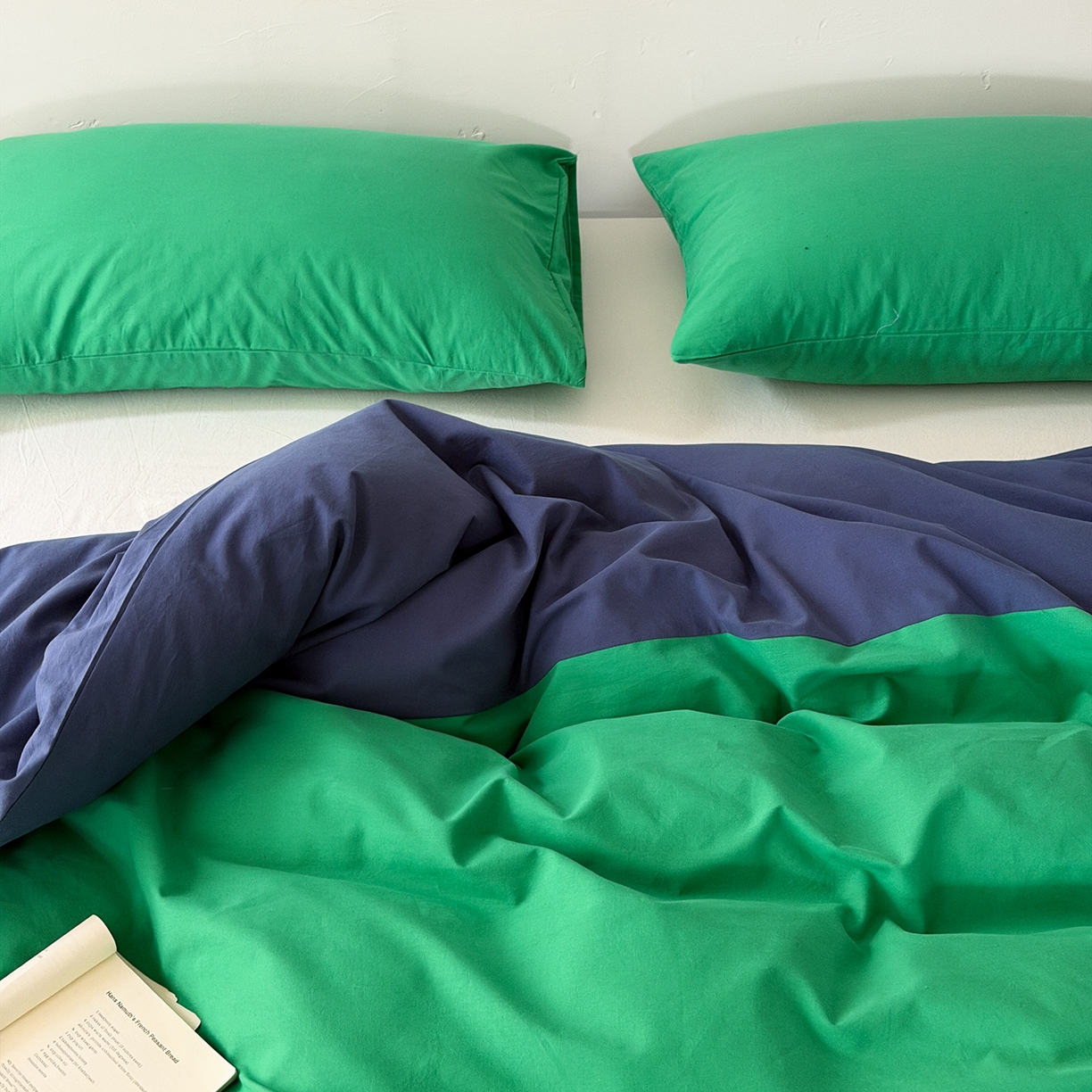 91家纺网 家纺一手货源 找家纺 小春日和 2026新款设计师款纯色拼角纯棉四件套全棉简约风被套纯色床单加大被套1.8床笠无印风四件套 曼彻斯特