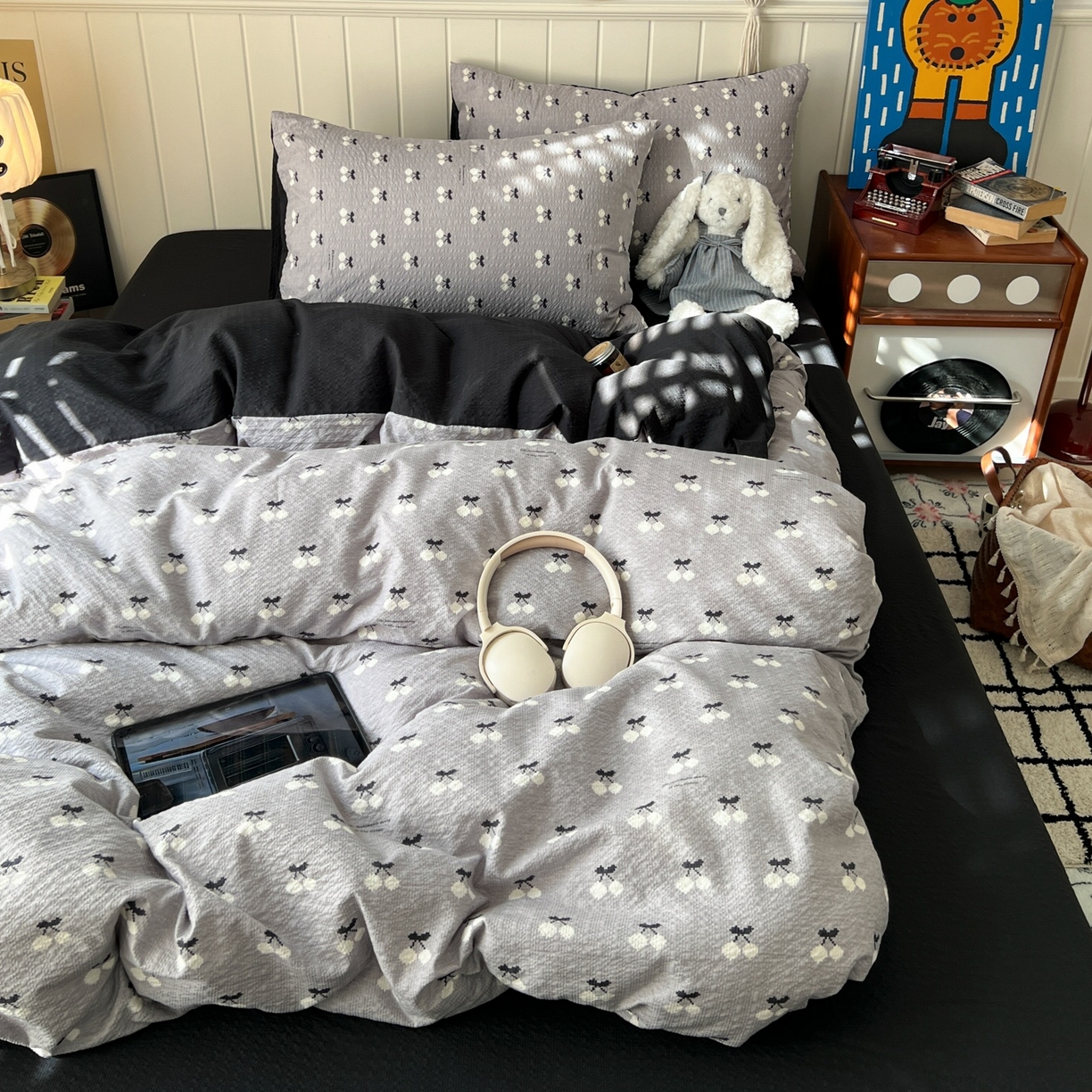 91家纺网 家纺一手货源 找家纺 水木坊 2026春夏新款高品质泡芙普通款四件套 灰樱桃