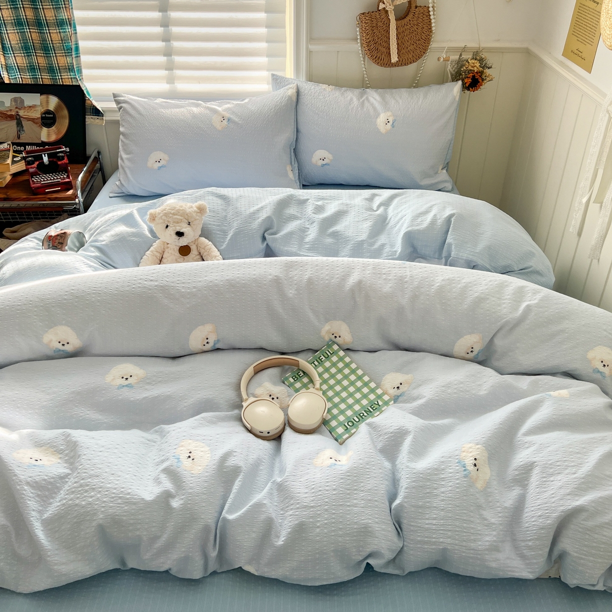 91家纺网 家纺一手货源 找家纺 水木坊 2026春夏新款高品质泡芙普通款四件套 蓝领结狗