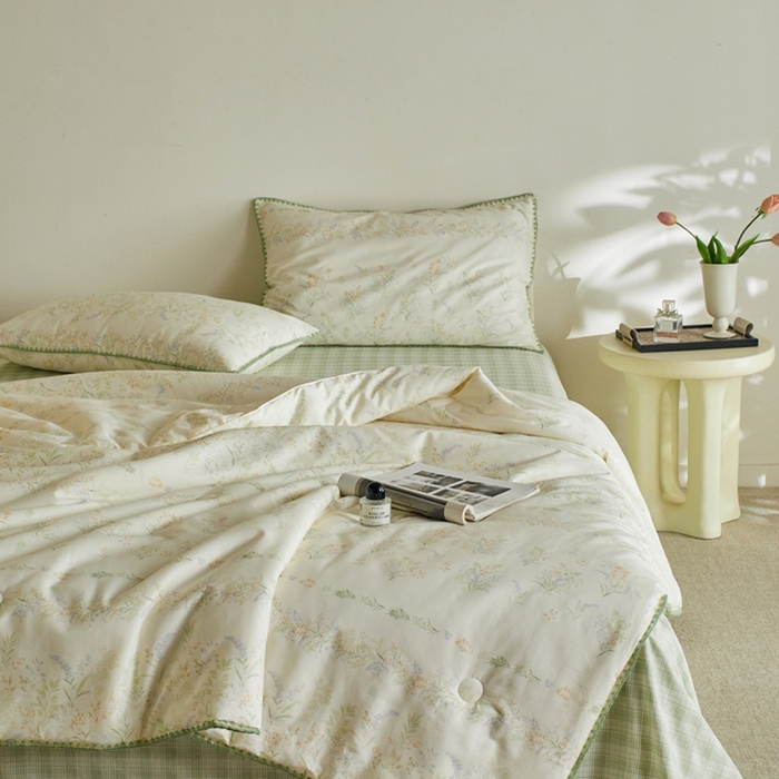 91家纺网 家纺一手货源 找家纺 暖阳 2026新款全棉贝壳边棉花夏被夏凉被空调被 绿草盈盈