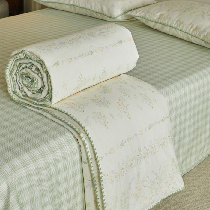 91家纺网 家纺一手货源 找家纺 暖阳 2026新款全棉贝壳边棉花夏被夏凉被空调被 绿草盈盈