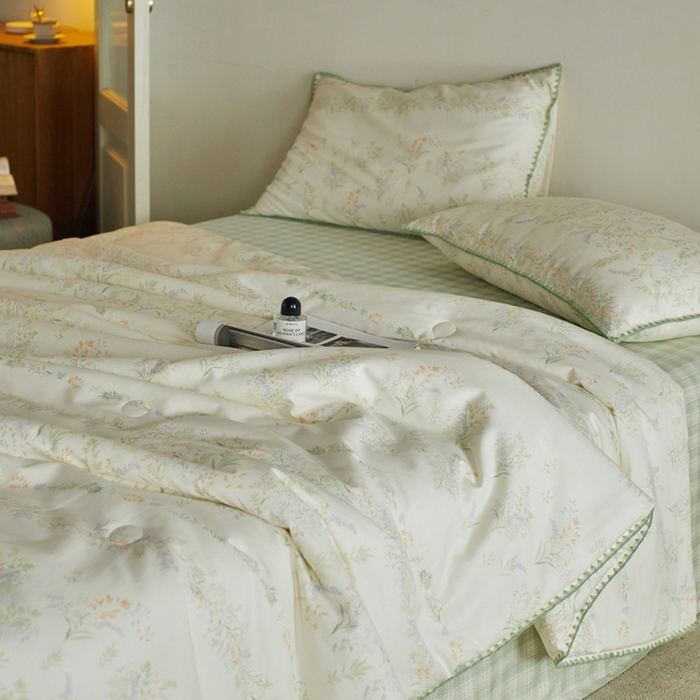 91家纺网 家纺一手货源 找家纺 暖阳 2026新款全棉贝壳边棉花夏被夏凉被空调被 绿草盈盈