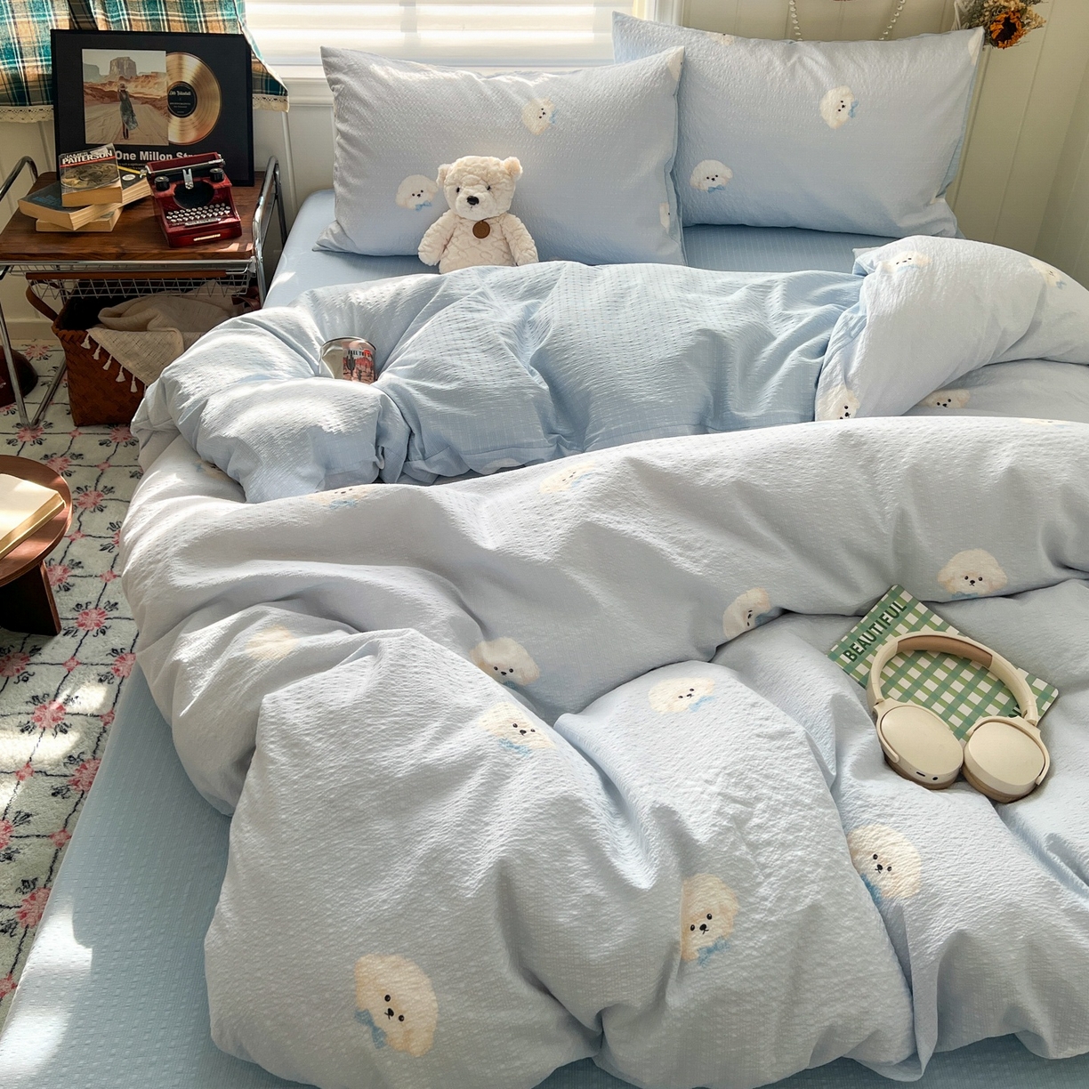 91家纺网 家纺一手货源 找家纺 水木坊 2026春夏新款高品质泡芙普通款四件套 蓝领结狗