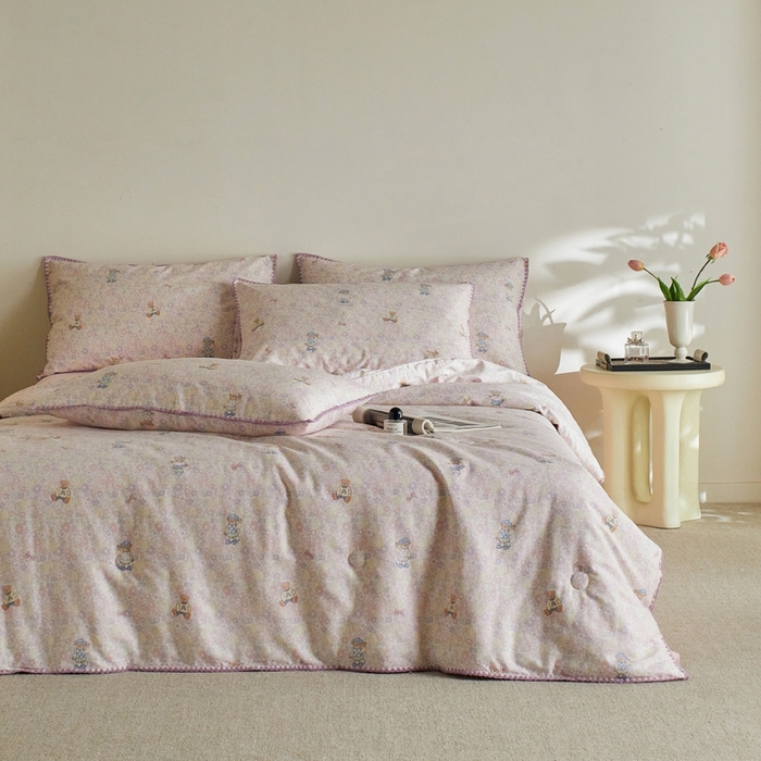 91家纺网 家纺一手货源 找家纺 暖阳 2026新款全棉贝壳边棉花夏被夏凉被空调被 英文小熊