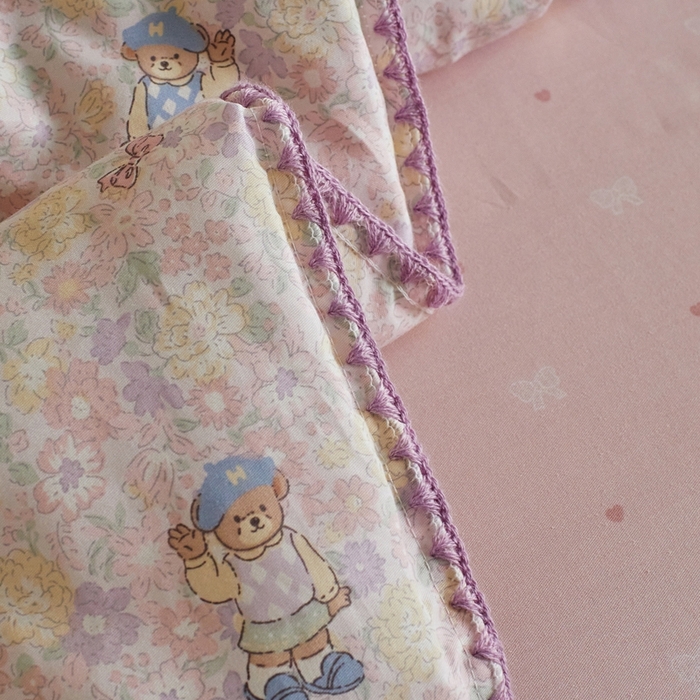 91家纺网 家纺一手货源 找家纺 暖阳 2026新款全棉贝壳边棉花夏被夏凉被空调被 英文小熊