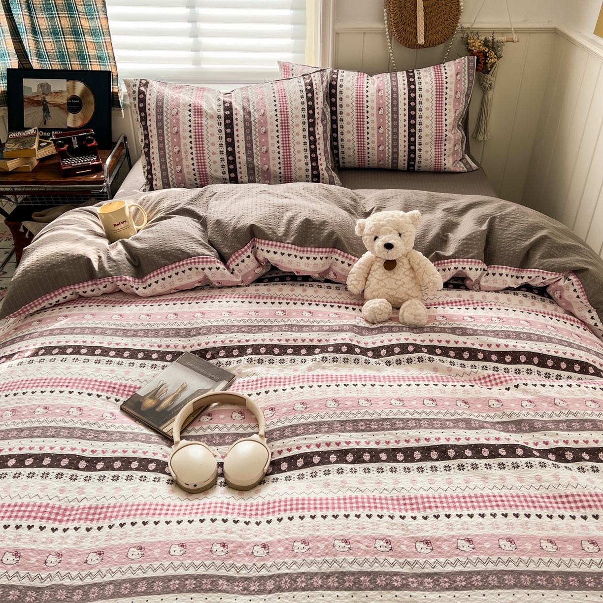 91家纺网 家纺一手货源 找家纺 水木坊 2026春夏新款高品质泡芙普通款四件套 猫咪集-粉