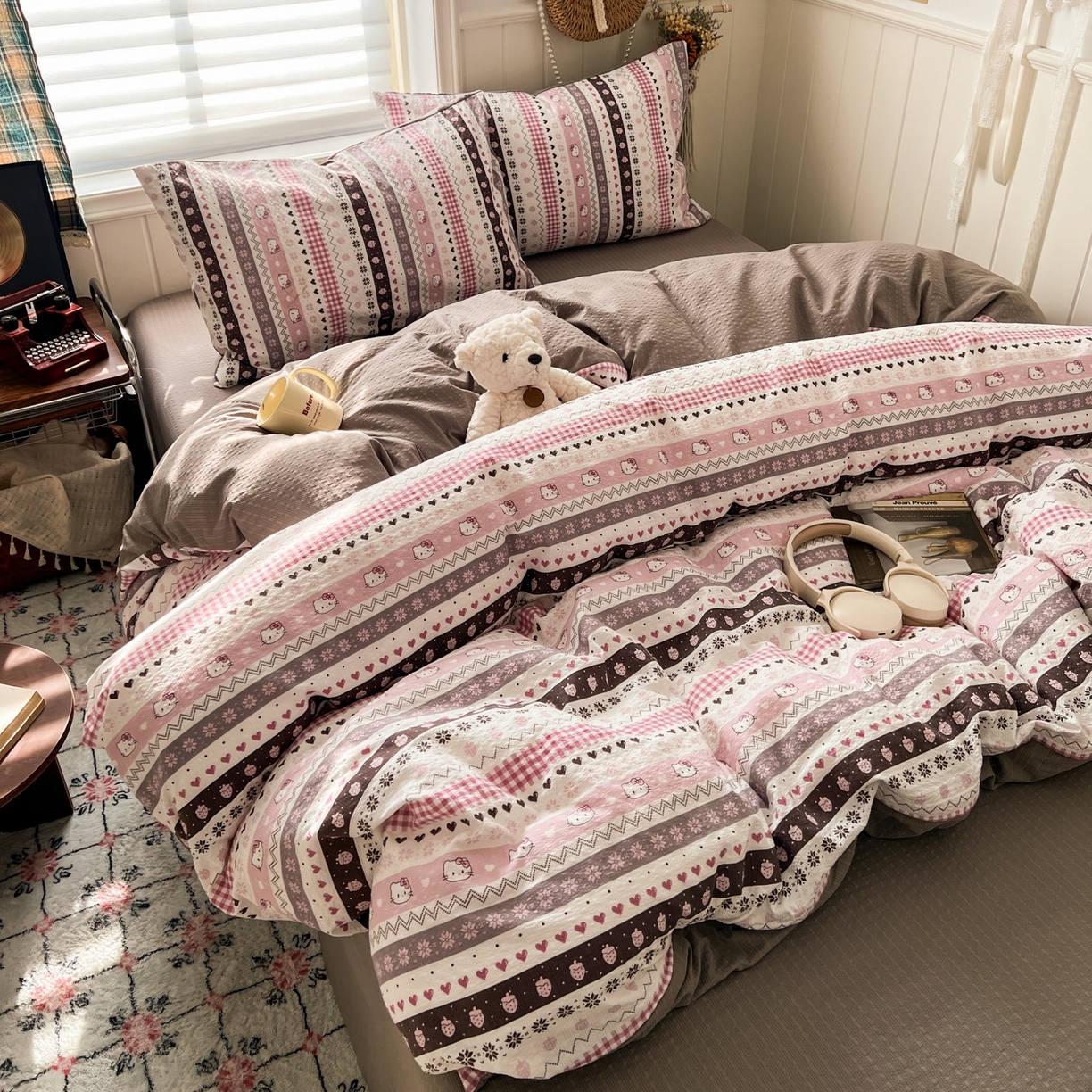 91家纺网 家纺一手货源 找家纺 水木坊 2026春夏新款高品质泡芙普通款四件套 猫咪集-粉