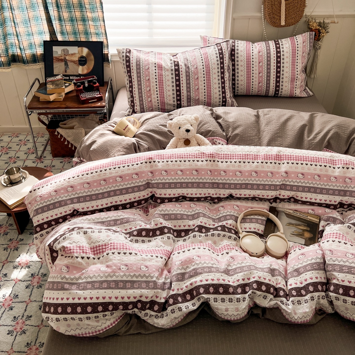 91家纺网 家纺一手货源 找家纺 水木坊 2026春夏新款高品质泡芙普通款四件套 猫咪集-粉