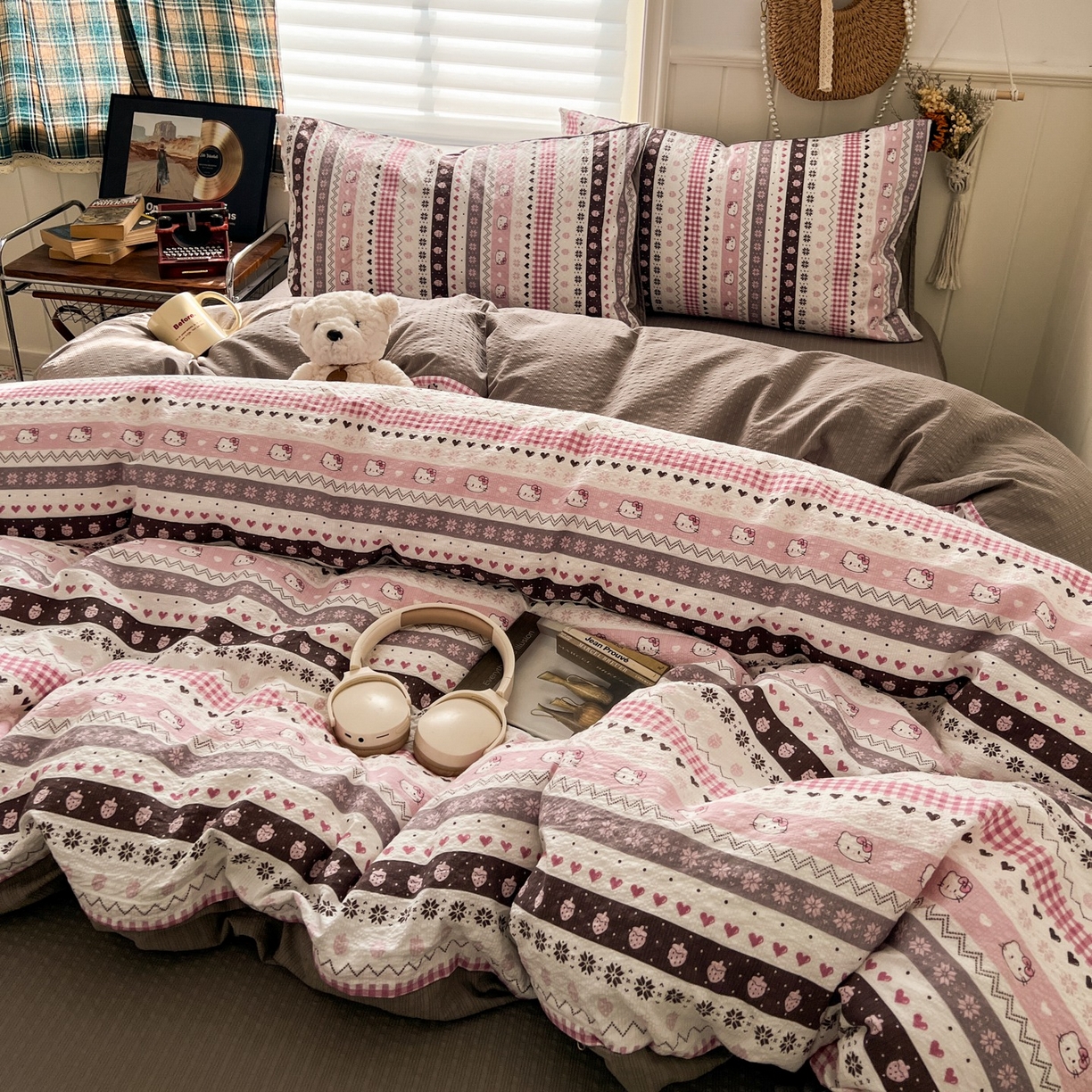 91家纺网 家纺一手货源 找家纺 水木坊 2026春夏新款高品质泡芙普通款四件套 猫咪集-粉