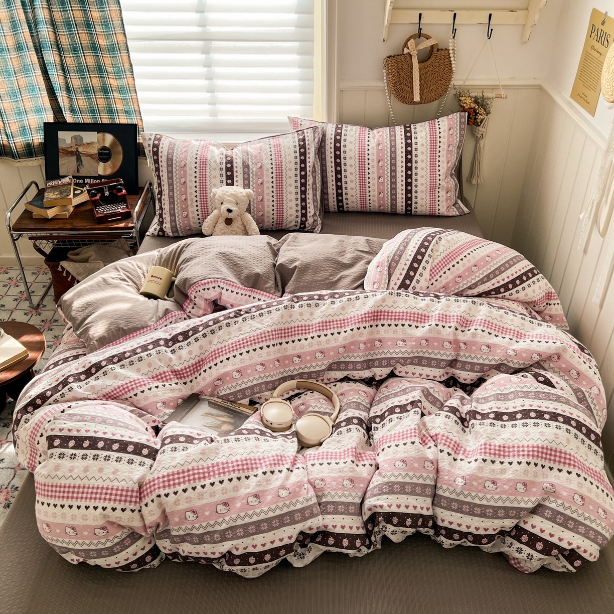 91家纺网 家纺一手货源 找家纺 水木坊 2026春夏新款高品质泡芙普通款四件套 猫咪集-粉