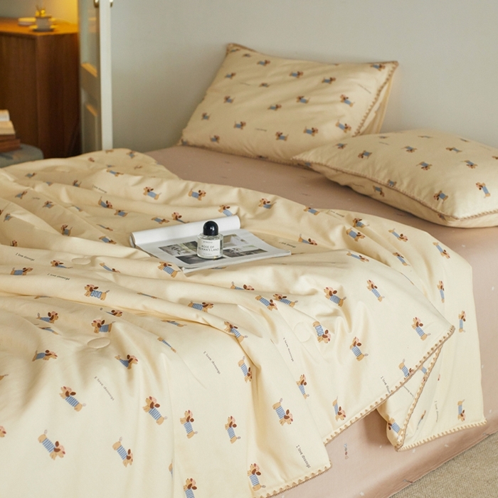 91家纺网 家纺一手货源 找家纺 暖阳 2026新款全棉贝壳边棉花夏被夏凉被空调被 咖色狗狗