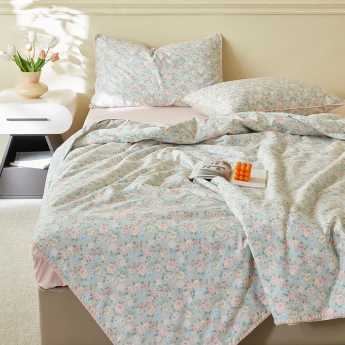 91家纺网 家纺一手货源 找家纺 暖阳 2026新款全棉贝壳边棉花夏被夏凉被空调被 柏林梦境绿