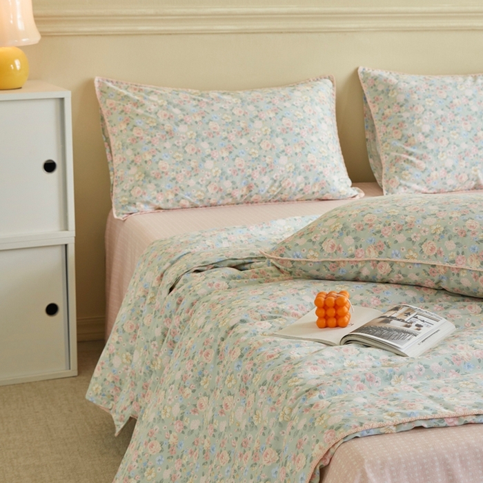 91家纺网 家纺一手货源 找家纺 暖阳 2026新款全棉贝壳边棉花夏被夏凉被空调被 柏林梦境绿