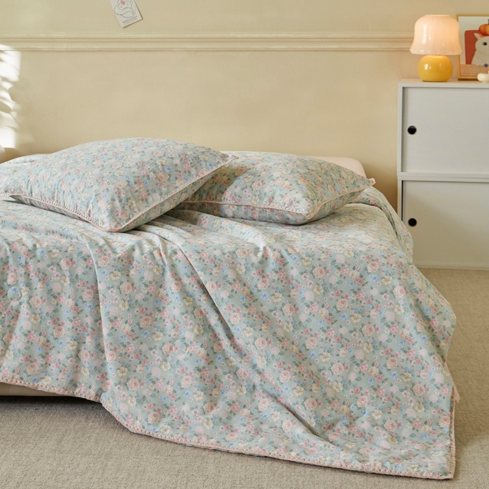 91家纺网 家纺一手货源 找家纺 暖阳 2026新款全棉贝壳边棉花夏被夏凉被空调被 柏林梦境绿