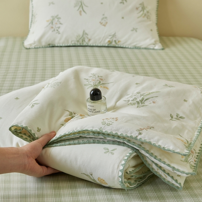 91家纺网 家纺一手货源 找家纺 暖阳 2026新款全棉贝壳边棉花夏被夏凉被空调被 花的温存