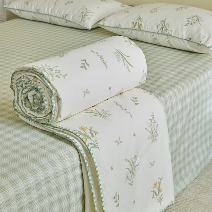 91家纺网 家纺一手货源 找家纺 暖阳 2026新款全棉贝壳边棉花夏被夏凉被空调被 花的温存