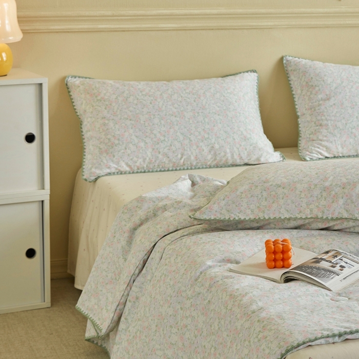 91家纺网 家纺一手货源 找家纺 暖阳 2026新款全棉贝壳边棉花夏被夏凉被空调被 花间寻梦蓝