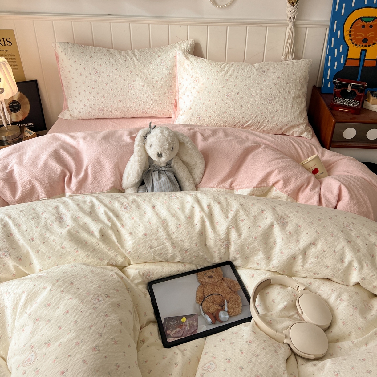 91家纺网 家纺一手货源 找家纺 水木坊 2026春夏新款高品质泡芙普通款四件套 春日甜桃心-米