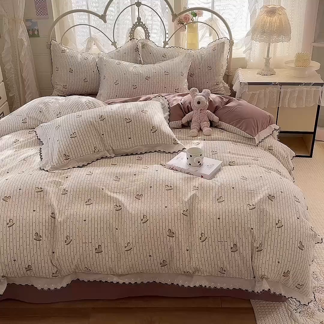 91家纺网 家纺一手货源 找家纺 莉莉安家纺 2026新款古法水洗云感棉印花单枕套 古法-木马乐园