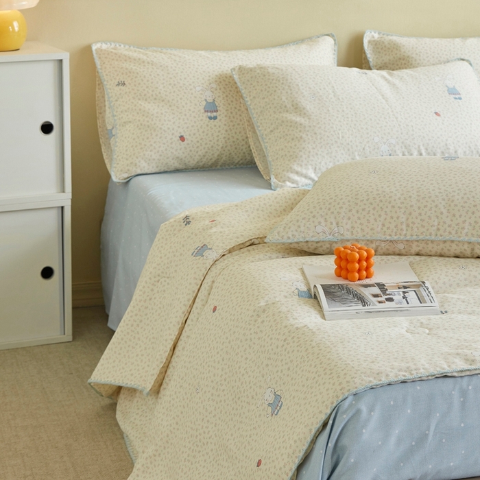 91家纺网 家纺一手货源 找家纺 暖阳 2026新款全棉贝壳边棉花夏被夏凉被空调被 奶呼兔兔