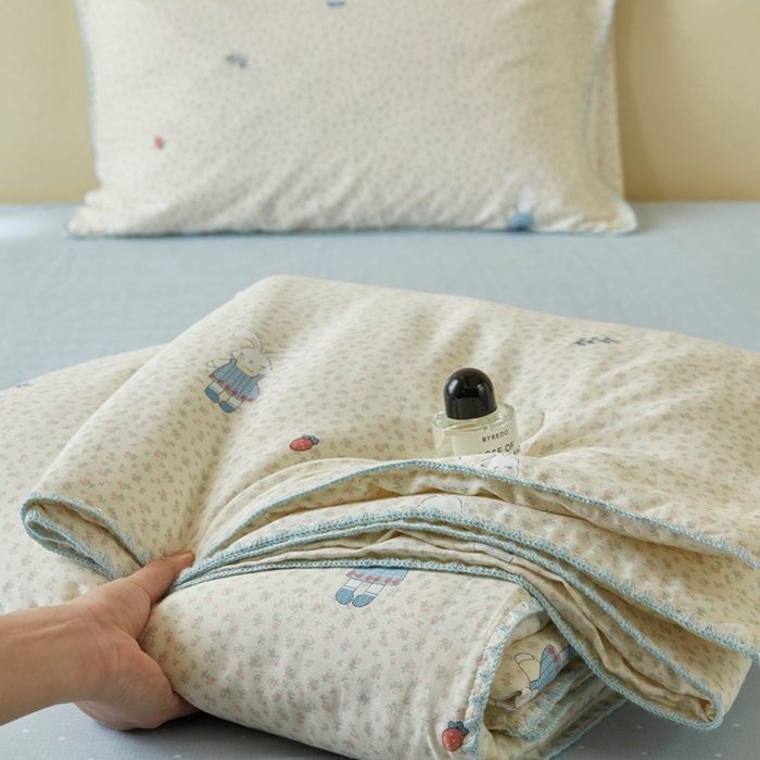 91家纺网 家纺一手货源 找家纺 暖阳 2026新款全棉贝壳边棉花夏被夏凉被空调被 奶呼兔兔