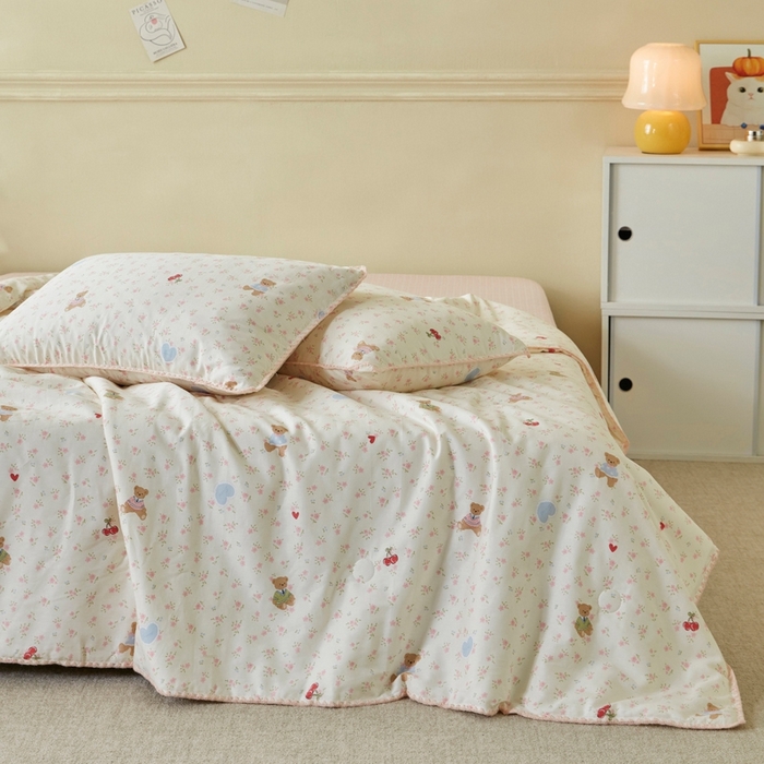 91家纺网 家纺一手货源 找家纺 暖阳 2026新款全棉贝壳边棉花夏被夏凉被空调被 小熊慕斯