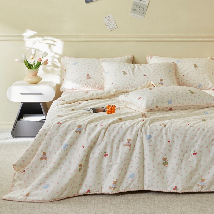 91家纺网 家纺一手货源 找家纺 暖阳 2026新款全棉贝壳边棉花夏被夏凉被空调被 小熊慕斯