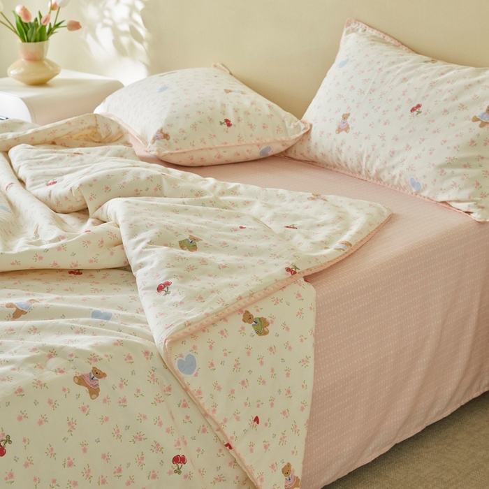 91家纺网 家纺一手货源 找家纺 暖阳 2026新款全棉贝壳边棉花夏被夏凉被空调被 小熊慕斯