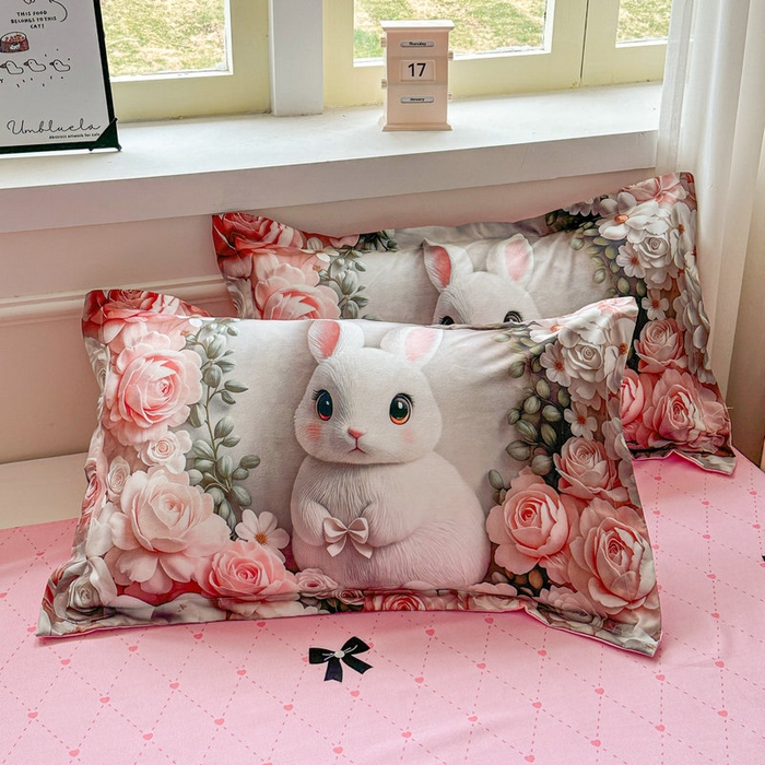 91家纺网 家纺一手货源 找家纺 宝薇 2026春夏新款7D卡通加厚斜纹仿棉生态磨毛大版四件套 玫瑰兔