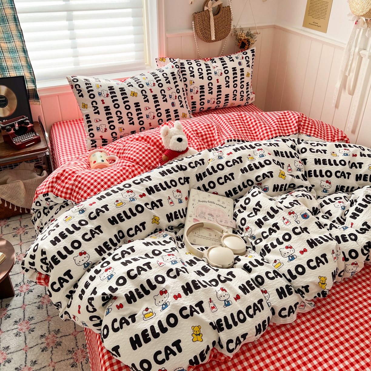 91家纺网 家纺一手货源 找家纺 水木坊 2026春夏新款高品质泡芙普通款四件套 猫系字母