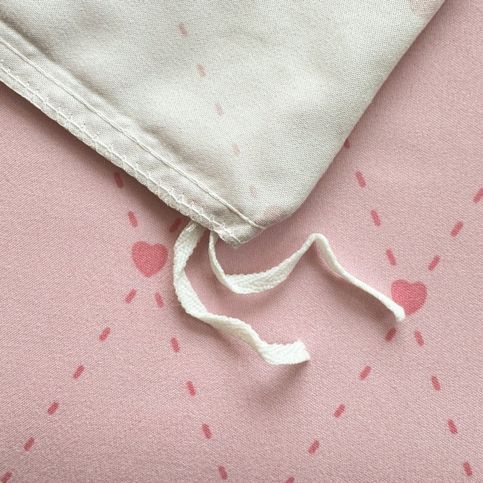 91家纺网 家纺一手货源 找家纺 宝薇 2026春夏新款7D卡通加厚斜纹仿棉生态磨毛大版四件套 牵手熊