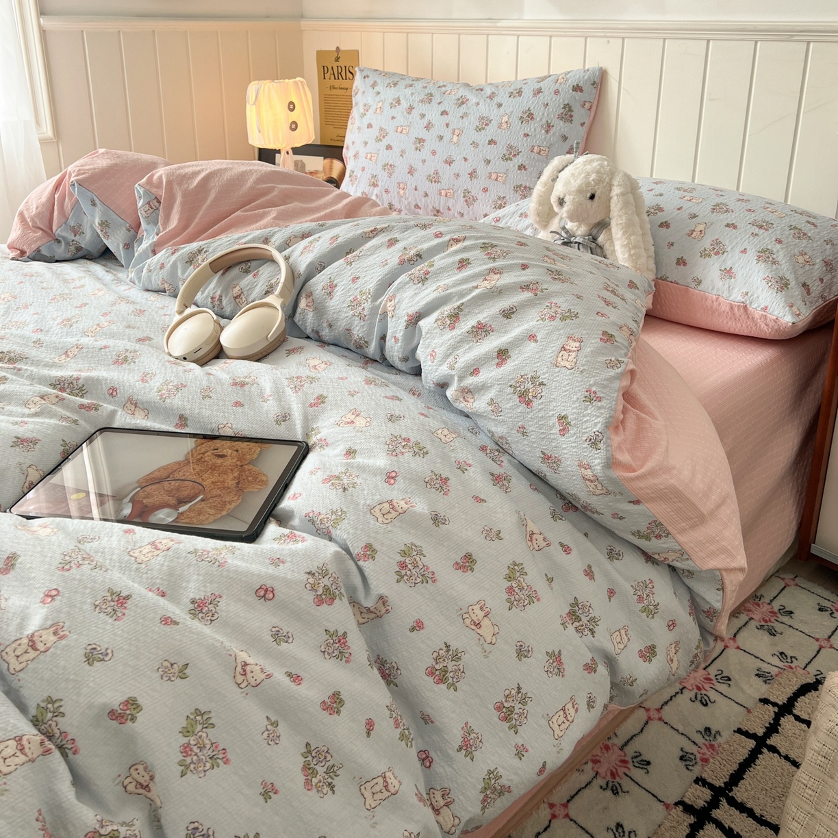 91家纺网 家纺一手货源 找家纺 水木坊 2026春夏新款高品质泡芙普通款四件套 萌兔岛屿